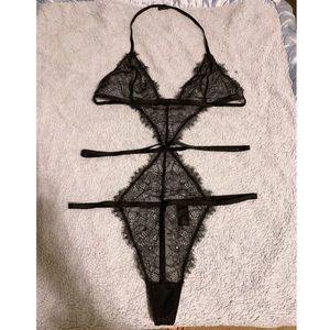 Victoria Secret Lace Teddy’s 💚🖤🧸